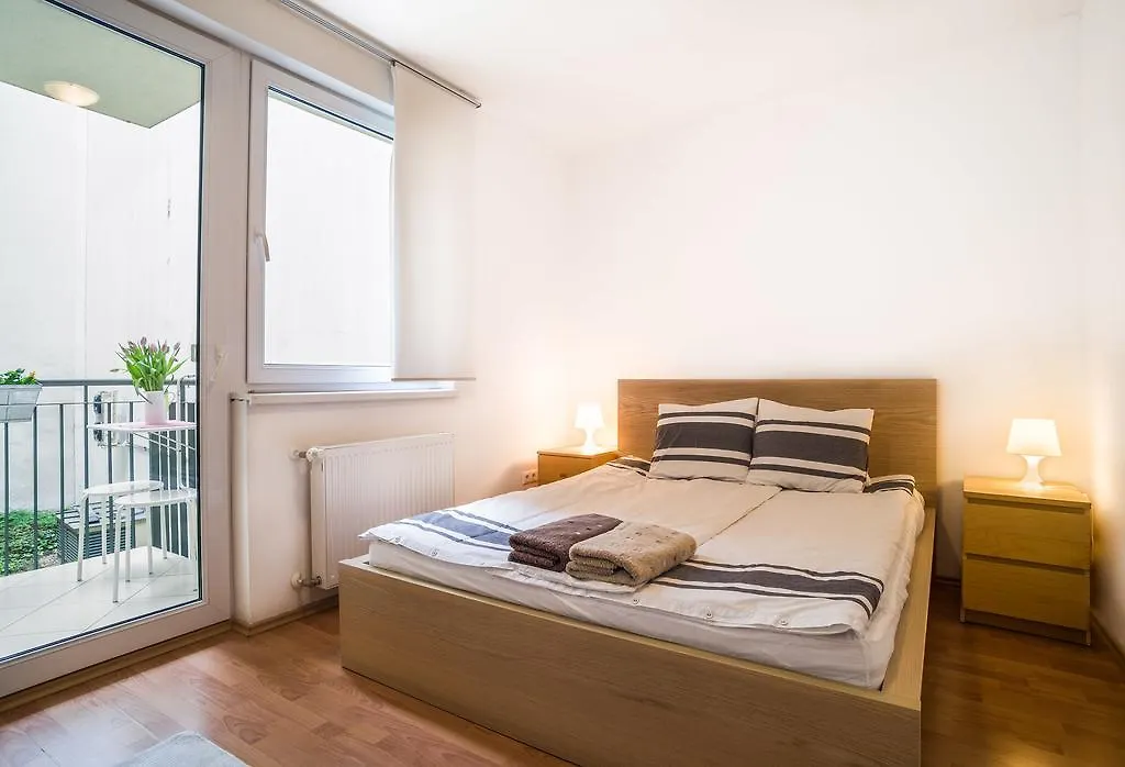 Lovely Corvin Apartment 부다페스트