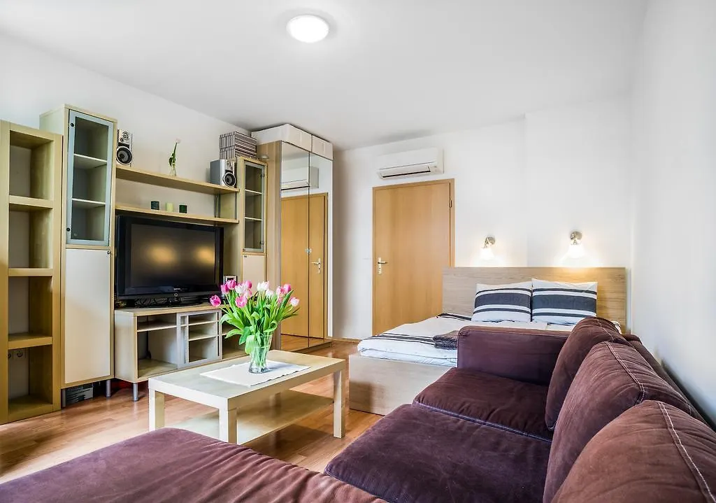Lovely Corvin Apartment Budapest